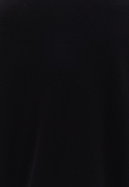 Gül Detaylı Kazak ve Şort Etek Kombini