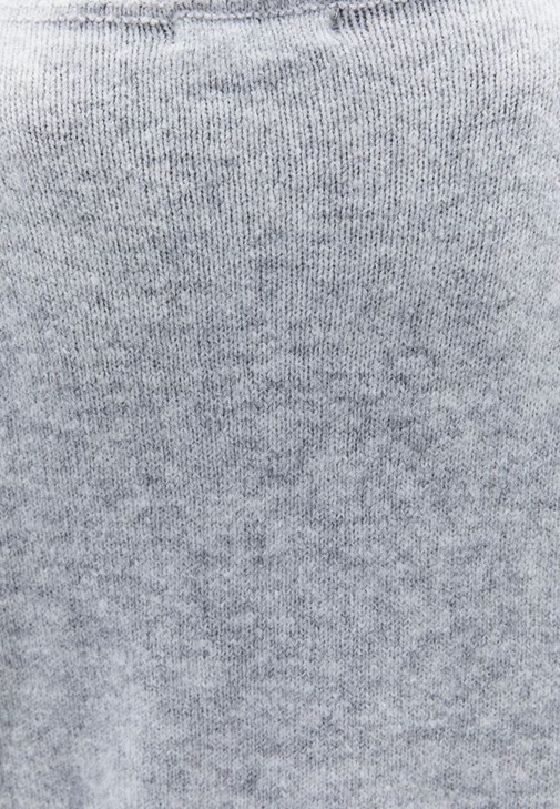 Gül Detaylı Kazak ve Pantolon Kombini