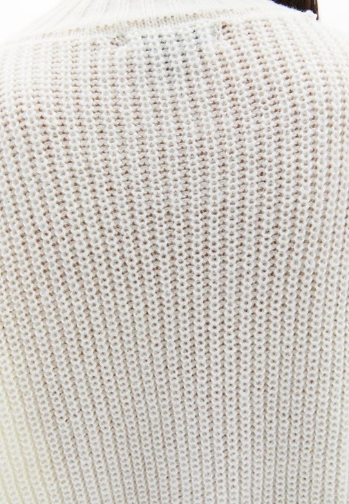 Payetli Kazak ve Wide-Leg Denim Kombini