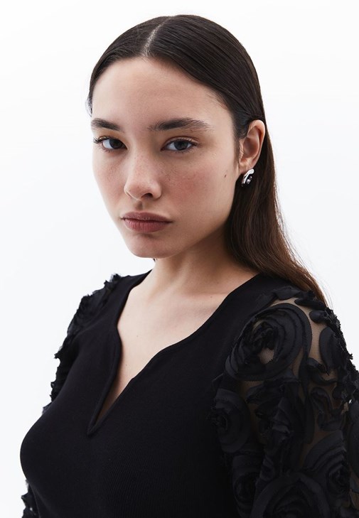 Kol Detaylı Kazak ve Pantolon Kombini