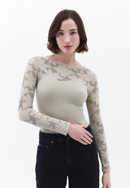 Bej Dikişsiz Jakarlı Tişört