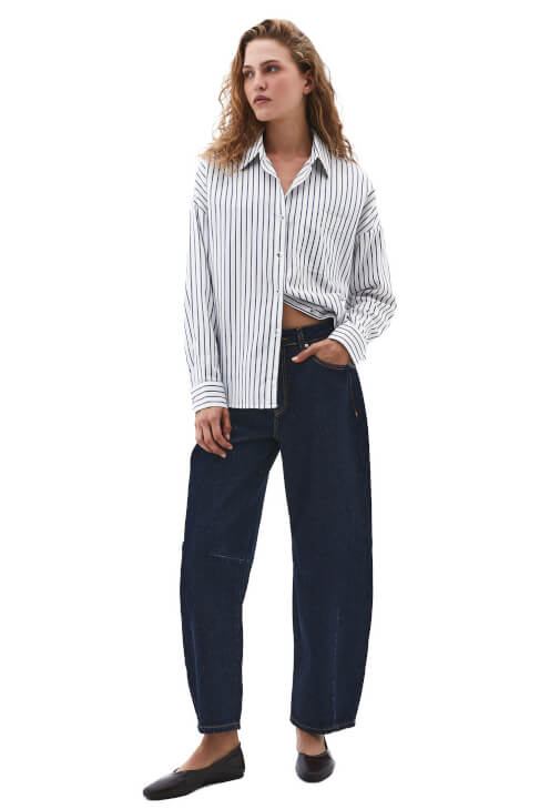 Çizgili Gömlek ve Orta Bel Pantolon Kombini