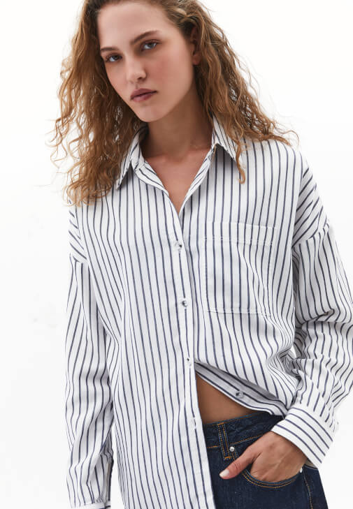 Çizgili Gömlek ve Orta Bel Pantolon Kombini