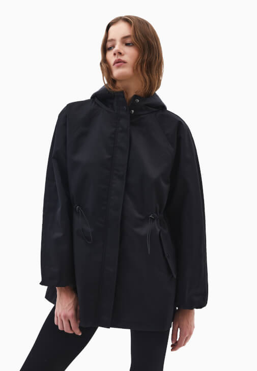 Yağmurluk ve Tayt Kombini