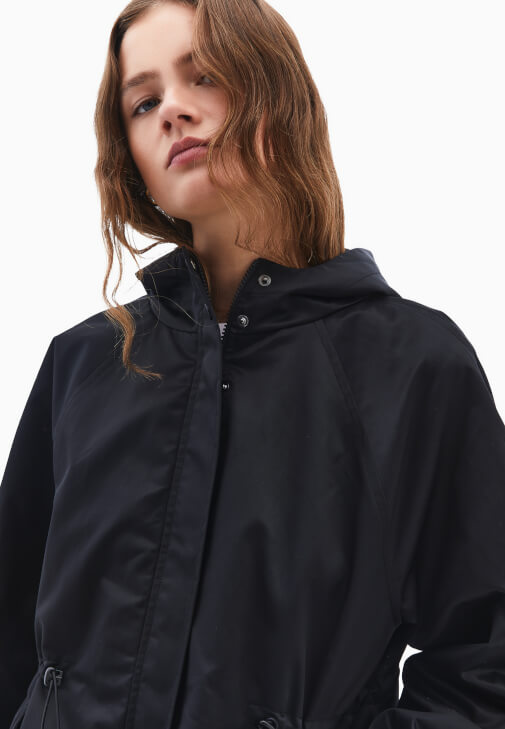 Yağmurluk ve Tayt Kombini