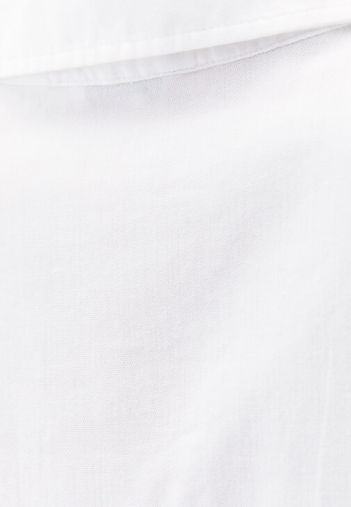 Cepli Gömlek ve Orta Bel Pantolon Kombini