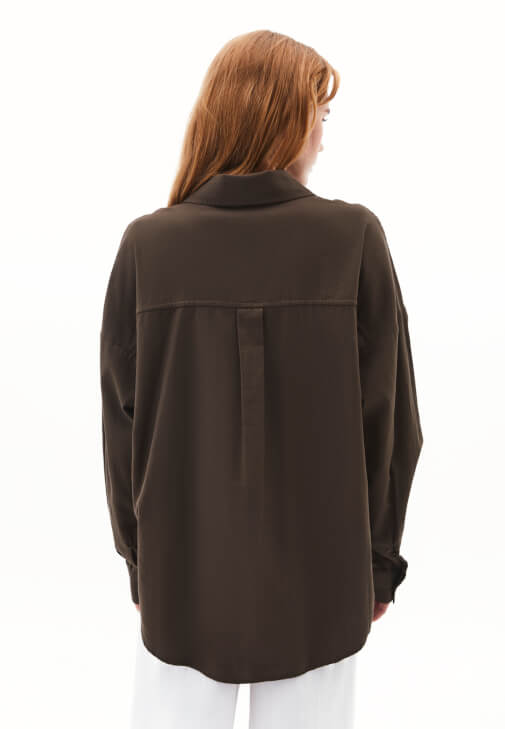 Cepli Gömlek ve Keten Pantolon Kombini