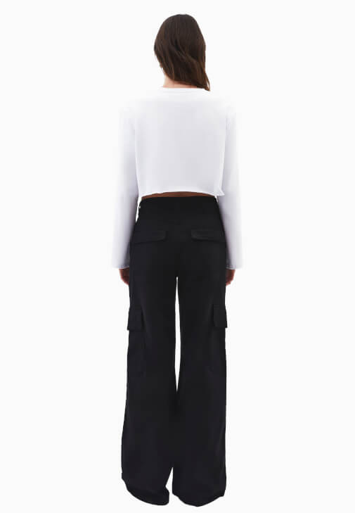 Kargo Cepli Pantolon ve Tişört Kombini