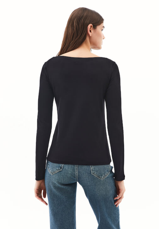 Pamuklu Bot Yaka Tişört - Görsel 4