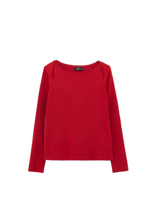 Bot Yaka Tişört ve Barrel-Fit Denim Kombini