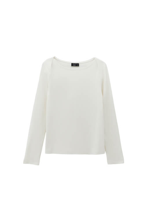 Pamuklu Bot Yaka Tişört ve Carrot-Fit Pantolon Kombini