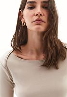 Bayan Bej Pamuklu Bot Yaka Tişört