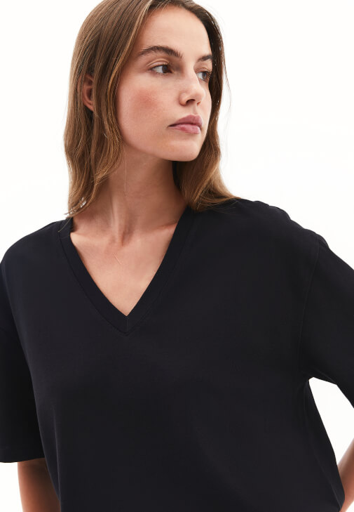 Oversize Tişört ve Bermuda Şort Kombini