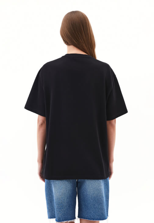 Oversize Tişört ve Bermuda Şort Kombini