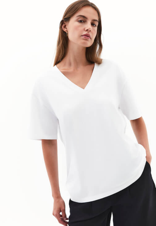 V Yaka Oversize Tişört ve Pantolon Kombini