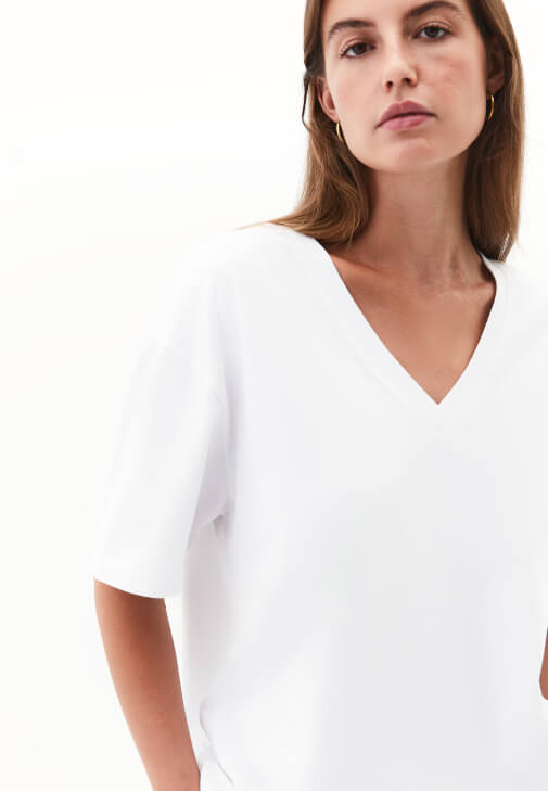 V Yaka Oversize Tişört ve Pantolon Kombini