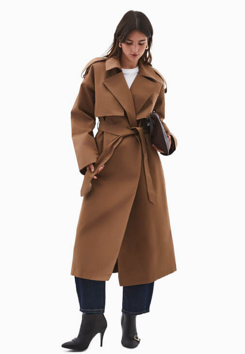 Trençkot ve Barrel-Fit Pantolon Kombini