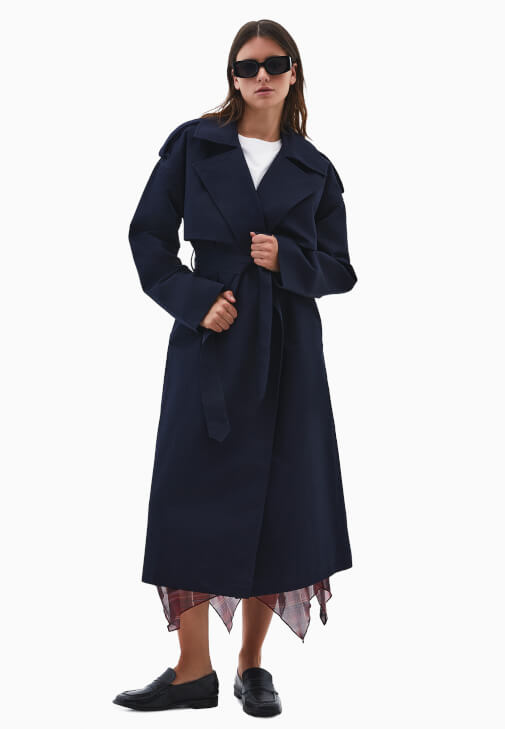 Trençkot ve Etek Kombini