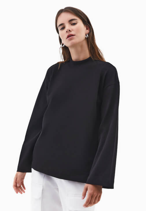 Pamuklu Tişört ve Kargo Pantolon Kombini