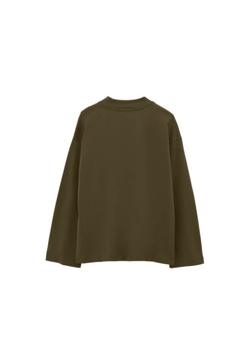 Oversize Tişört ve Orta Bel Pantolon Kombini