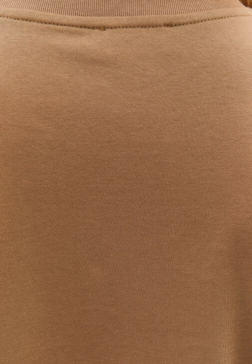 Pamuklu Tişört ve Flare Pantolon Kombini