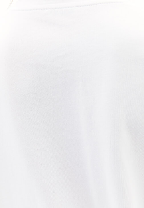 Sıfır Yaka Tişört ve Tencel Şort Kombini