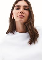 Yüksek Bel Denim ve Oversize Tişört Kombini