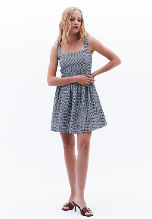 Mini Gipeli Elbise ve Terlik Kombini