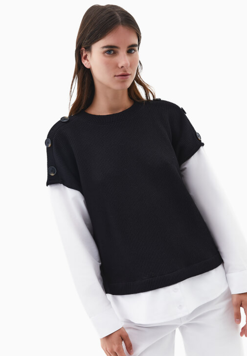 Siyah Gömlek Detaylı Kazak