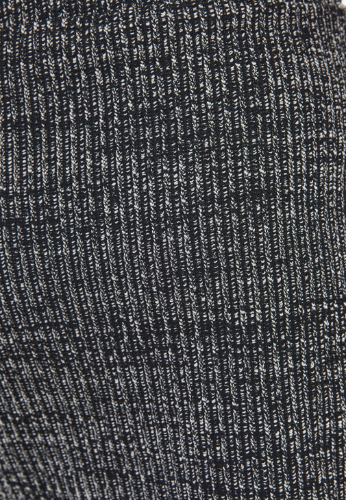 Yırtmaçlı Triko Etek ve Triko Yelek Kombini