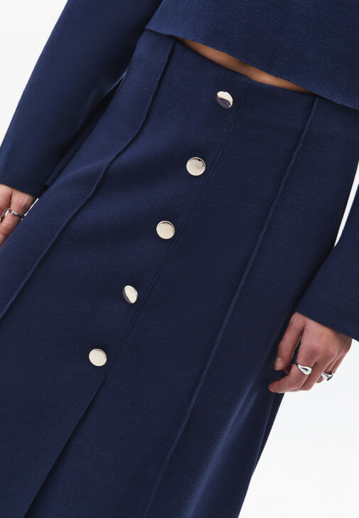 Midi Etek ve Crop Kazak Kombini