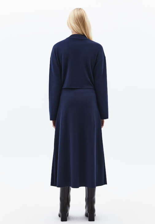 Midi Etek ve Crop Kazak Kombini