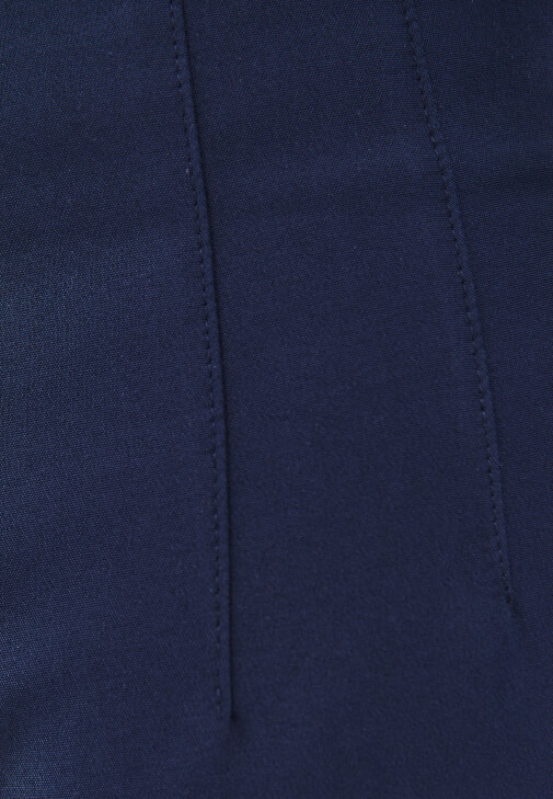 Carrot-Fit Pantolon ve Poplin Gömlek Kombini