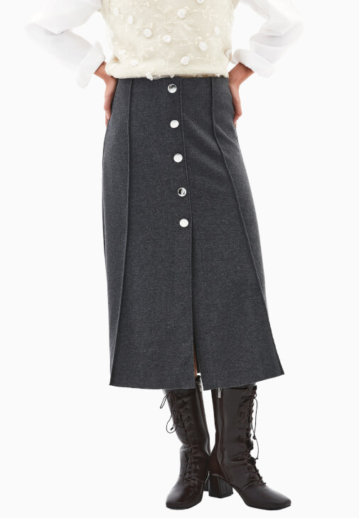 Düğme Detaylı Etek ve Kazak Kombini