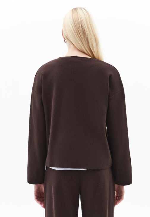 Yumuşak Dokulu Kazak ve Pantolon Kombini 