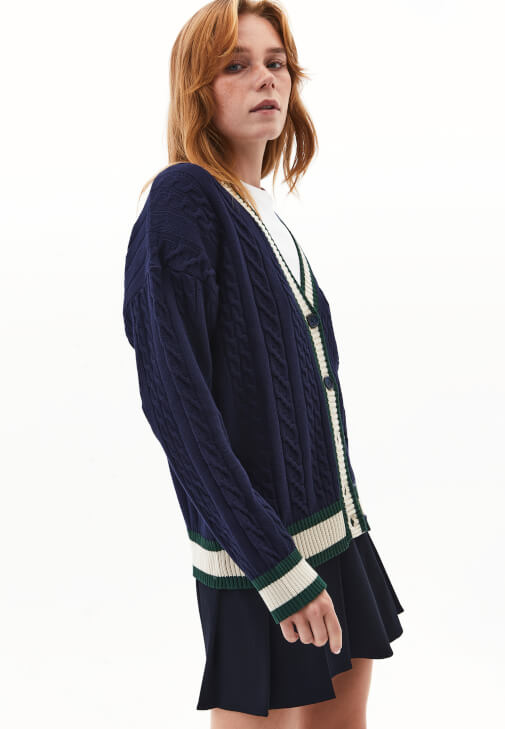 Oversize Hırka ve Mini Etek Kombini