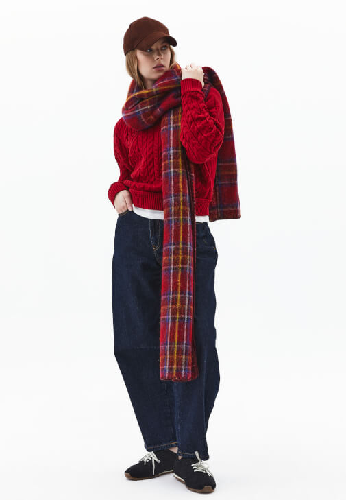 Triko Kazak ve Orta Bel Pantolon Kombini