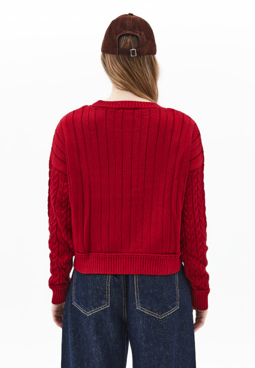 Triko Kazak ve Orta Bel Pantolon Kombini