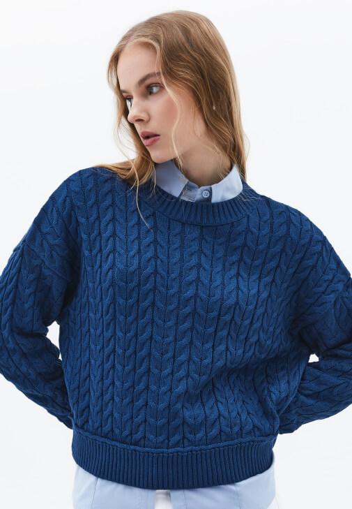 Örgülü Kazak ve Wide-Leg Pantolon Kombini