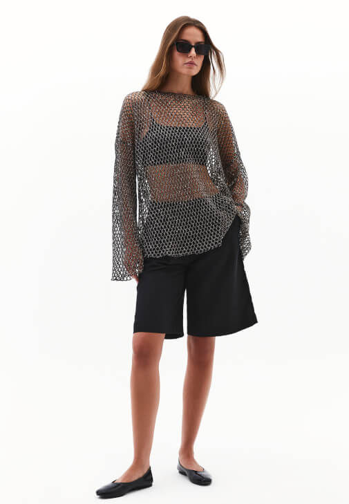 Fileli Bluz ve Keten Şort Kombini