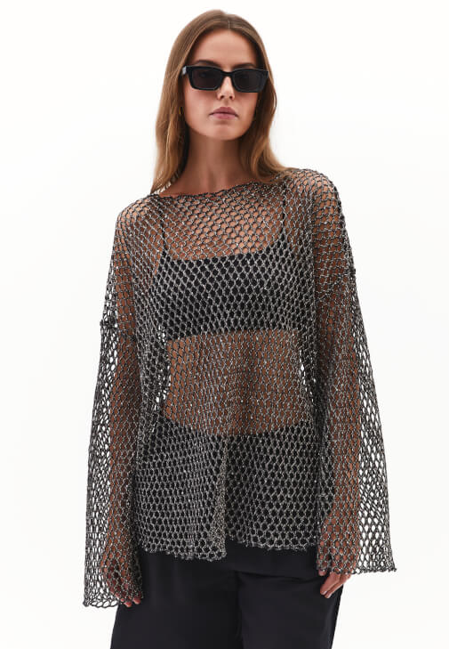 Fileli Bluz ve Keten Şort Kombini