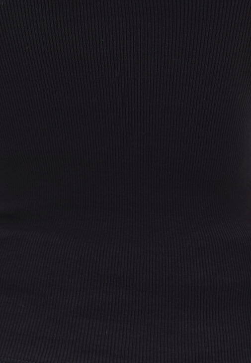 Pamuklu Askılı Atlet ve Wide-Leg Denim Kombini