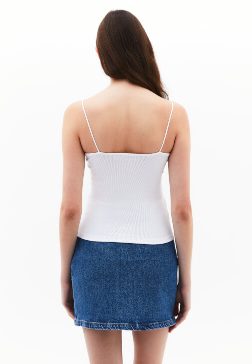 Askılı Atlet ve Denim Etek Kombini