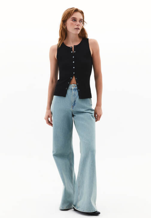 Çıtçıtlı Atlet ve Bol Paça Pantolon Kombini