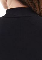 Bayan Siyah Yüksek Yaka Cut-Out Detaylı Tişört