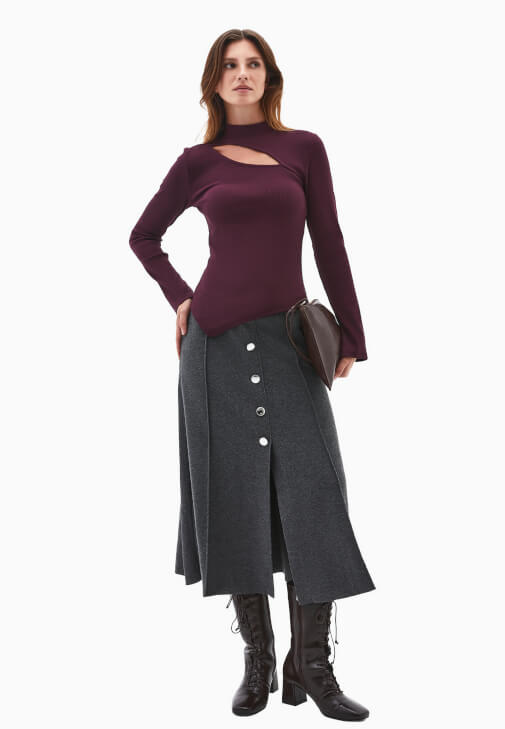 Cut-Out Detaylı Tişört ve Triko Etek Kombini