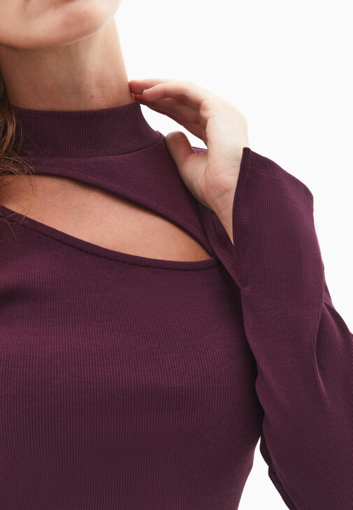 Cut-Out Detaylı Tişört ve Triko Etek Kombini