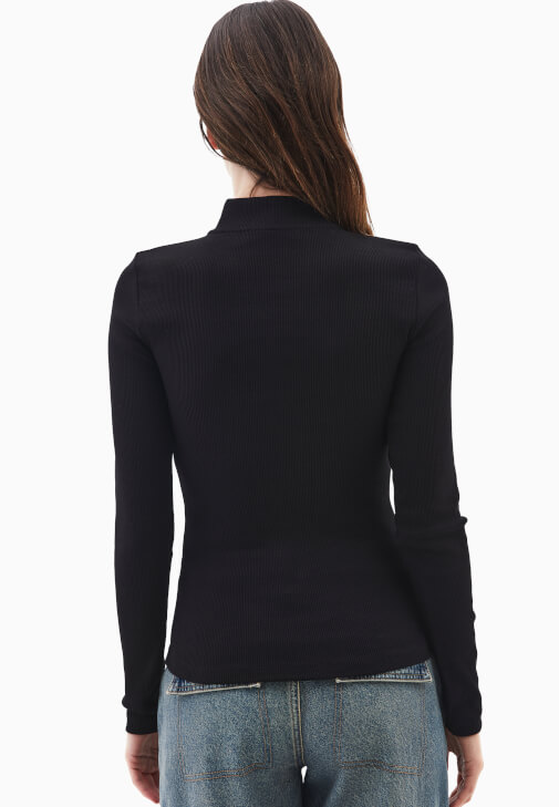 Fermuarlı Tişört ve Kargo Pantolon Kombini