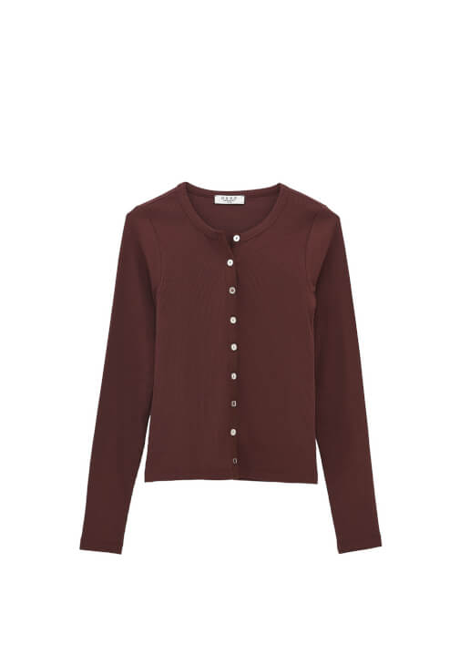 Düğmeli Tişört ve Pantolon Kombini