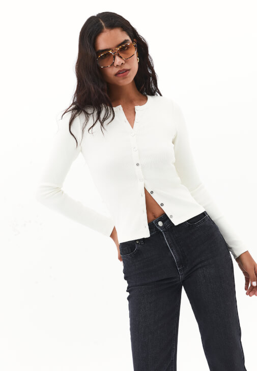 Krem Sıfır Yaka Düğmeli Tişört